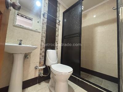 Apartamento de 4 alcobas en arriendo en Los Alpes, Medellín, 70 m² · foto 12 de 13