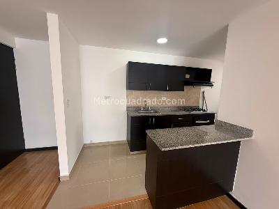 Apartamento de 3 alcobas en arriendo en Loma De Los Gonzalez, Medellín, 85 m² · foto 2 de 16
