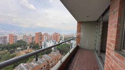 Apartamento de 2 alcobas en arriendo en Los Balsos 1, Medellín, 95 m² · foto 3 de 14