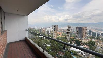 Apartamento de 2 alcobas en arriendo en Los Balsos 1, Medellín, 95 m² · foto 8 de 14