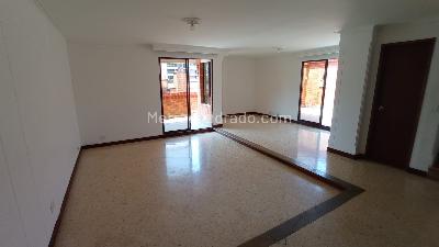 Apartamento en arriendo en Laureles, Medellín · foto 2 de 19