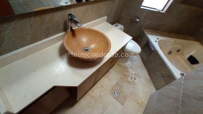 Apartamento en arriendo en Laureles, Medellín · foto 16 de 19