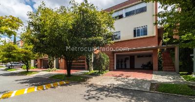 Casa de 3 alcobas en arriendo en San Lucas, Medellín, 315 m² · foto 7 de 20