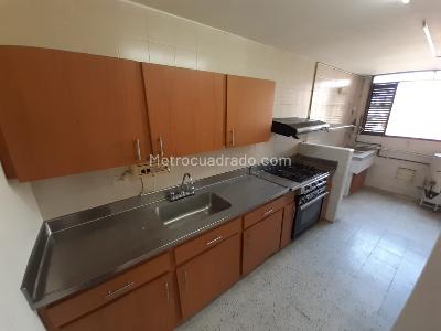 Apartamento de 3 alcobas en venta en Suramericana, Medellín, 119 m² · foto 5 de 9