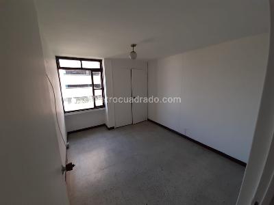 Apartamento de 3 alcobas en venta en Suramericana, Medellín, 119 m² · foto 9 de 9