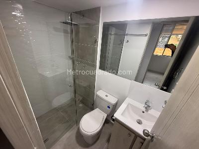 Apartamento de 3 alcobas en arriendo en Pajarito, Medellín, 55 m² · foto 4 de 10