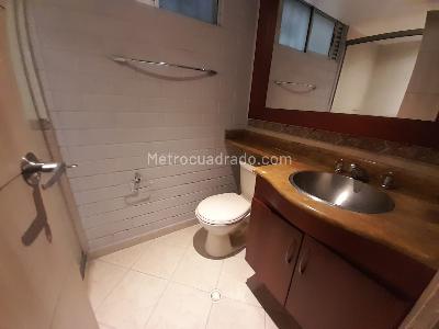 Apartamento de 2 alcobas en arriendo en San Diego, Medellín, 76 m² · foto 15 de 18