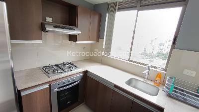 Apartamento de 2 alcobas en arriendo en Los Balsos 1, Medellín, 87 m² · foto 3 de 18
