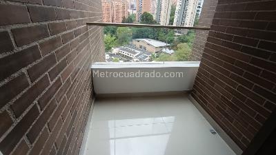 Apartamento de 2 alcobas en arriendo en Los Balsos 1, Medellín, 87 m² · foto 8 de 18