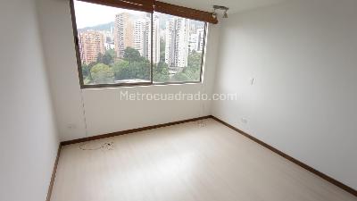 Apartamento de 2 alcobas en arriendo en Los Balsos 1, Medellín, 87 m² · foto 12 de 18