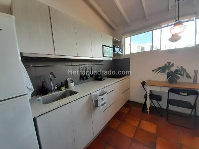 Apartamento en arriendo en Castropol, Medellín · foto 3 de 16