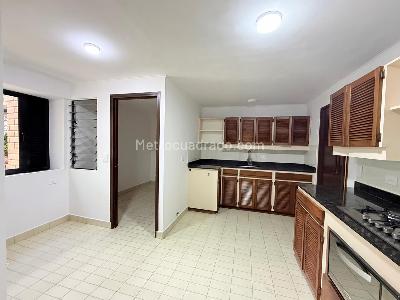 Apartamento de 3 alcobas en arriendo en Las Lomas 1, Medellín, 148 m² · foto 2 de 19
