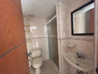 Apartamento de 3 alcobas en arriendo en Estadio, Medellín, 72 m² · foto 10 de 12