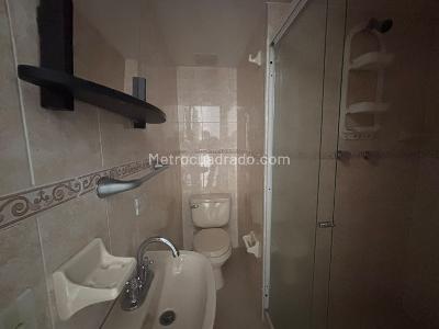 Apartamento de 3 alcobas en arriendo en Estadio, Medellín, 72 m² · foto 9 de 12
