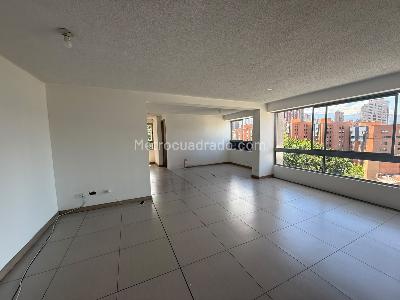 Apartamento de 2 alcobas en arriendo en Loma De San Julian, Medellín, 95 m² · foto 3 de 13