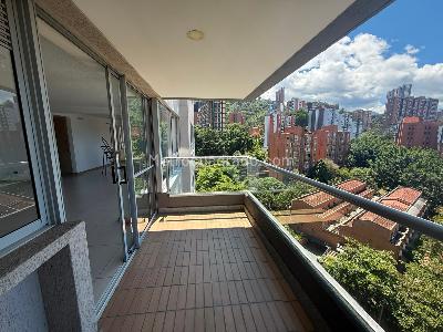 Apartamento de 2 alcobas en arriendo en Loma De San Julian, Medellín, 95 m² · foto 4 de 13