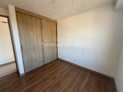 Apartamento de 2 alcobas en arriendo en Loma De San Julian, Medellín, 95 m² · foto 8 de 13