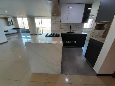 Apartamento de 2 alcobas en arriendo en Loma De Los Gonzalez, Medellín, 118 m² · foto 3 de 19