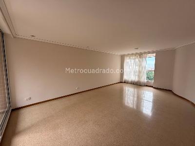 Apartamento de 2 alcobas en arriendo en La Florida, Medellín, 134 m² · foto 3 de 15