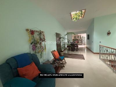 Casa de 3 alcobas en arriendo en La Floresta, Medellín, 176 m² · foto 2 de 13