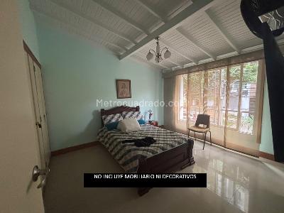 Casa de 3 alcobas en arriendo en La Floresta, Medellín, 176 m² · foto 9 de 13