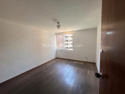 Apartamento de 4 alcobas en arriendo en Conquistadores, Medellín, 160 m² · foto 7 de 13