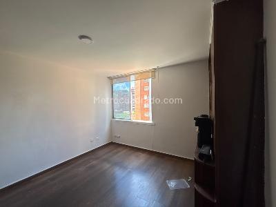 Apartamento de 4 alcobas en arriendo en Conquistadores, Medellín, 160 m² · foto 8 de 13