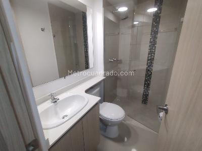 Apartamento de 3 alcobas en arriendo en Cabañitas, Bello, 60 m² · foto 11 de 12