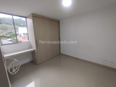 Apartamento de 3 alcobas en arriendo en Cabañitas, Bello, 60 m² · foto 7 de 12