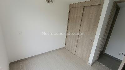 Apartamento de 2 alcobas en arriendo en Loma De Los Bernal, Medellín, 65 m² · foto 10 de 14