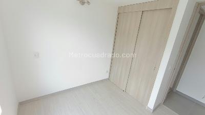 Apartamento de 2 alcobas en arriendo en Loma De Los Bernal, Medellín, 65 m² · foto 11 de 14