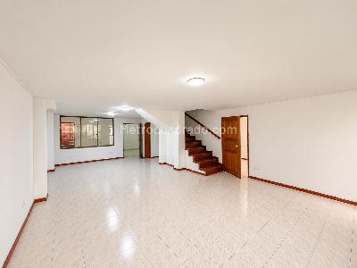 Casa de 4 alcobas en arriendo en Pinares, Pereira, 215 m² · foto 2 de 24