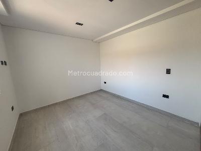 Apartamento de 3 alcobas en arriendo en Conquistadores, Medellín, 100 m² · foto 5 de 12