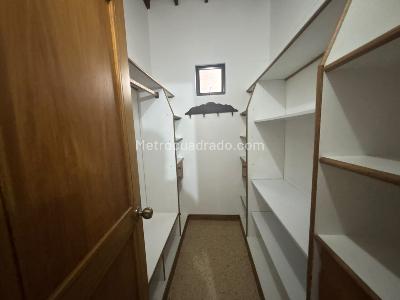 Apartamento de 3 alcobas en arriendo en Conquistadores, Medellín, 170 m² · foto 13 de 15