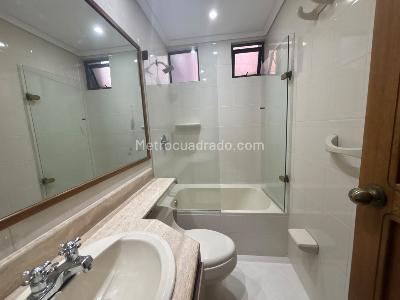 Apartamento de 3 alcobas en arriendo en Conquistadores, Medellín, 170 m² · foto 15 de 15