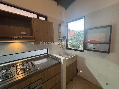 Apartamento de 3 alcobas en arriendo en Conquistadores, Medellín, 170 m² · foto 4 de 15
