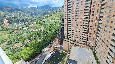 Apartamento de 2 alcobas en arriendo en Loma De San Jose, Sabaneta, 67 m² · foto 7 de 15