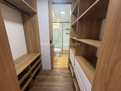 Apartamento de 3 alcobas en arriendo en Altos Del Poblado, Medellín, 76 m² · foto 11 de 13