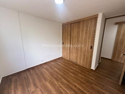 Apartamento de 3 alcobas en arriendo en Altos Del Poblado, Medellín, 76 m² · foto 6 de 13