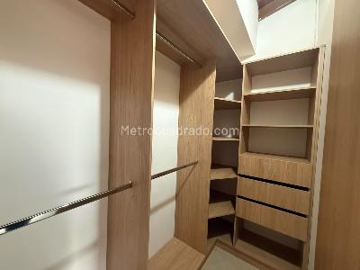 Apartamento de 3 alcobas en arriendo en Castropol, Medellín, 110 m² · foto 17 de 20