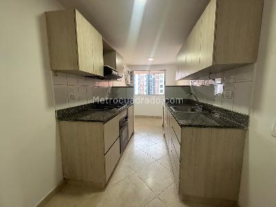 Apartamento de 3 alcobas en arriendo en Castropol, Medellín, 110 m² · foto 2 de 20