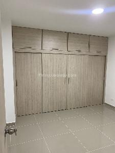Apartamento de 3 alcobas en venta en Cabañas, Bello, 86 m² · foto 2 de 11