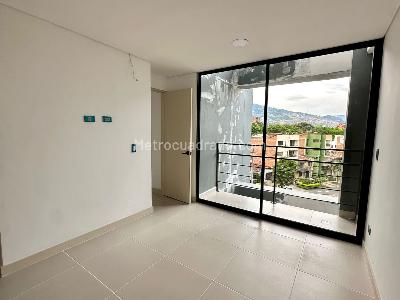 Apartamento de 3 alcobas en venta en Laureles La Castellana, Medellín, 100 m² · foto 12 de 14