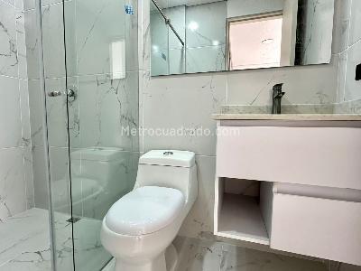 Apartamento de 3 alcobas en venta en Laureles La Castellana, Medellín, 100 m² · foto 13 de 14