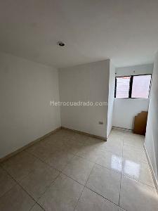 Apartamento de 4 alcobas en venta en La Cabaña, Bello, 78 m² · foto 11 de 14