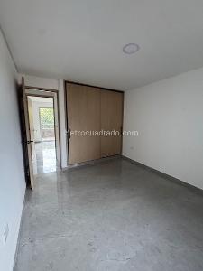 Apartamento de 2 alcobas en venta en Robledo Pilarica, Medellín, 67 m² · foto 3 de 18