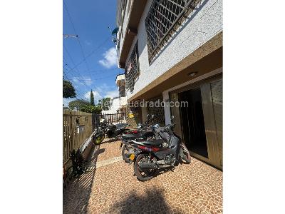 Casa de 3 alcobas en venta en Santa Anita, Cali, 462 m² · foto 2 de 20