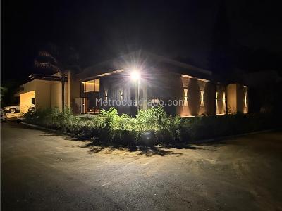 Casa de 5 alcobas en venta en Pance, Cali, 1070 m² · foto 2 de 12