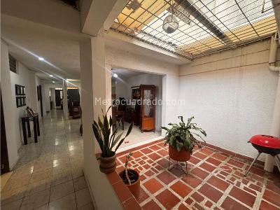 Casa de 5 alcobas en venta en Camino Real, Cali, 352 m² · foto 3 de 19