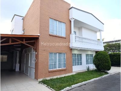 Casa de 4 alcobas en venta en Ciudad Jardin, Cali, 243 m² · foto 3 de 20